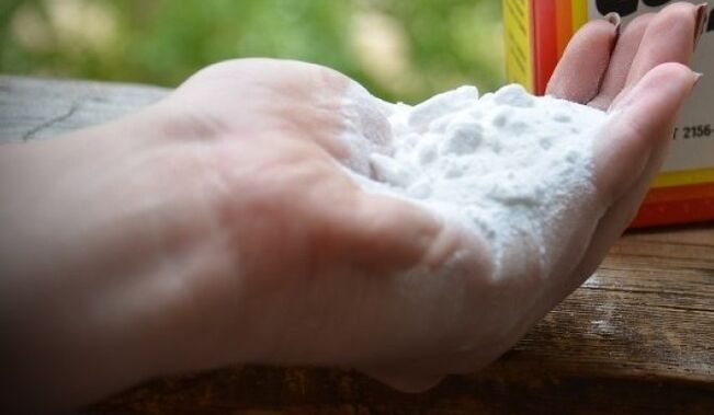bicarbonate de soude pour traiter les champignons des pieds